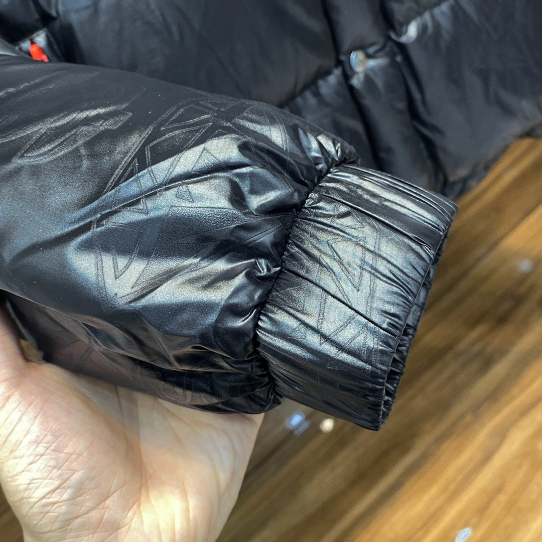 Moncler Down Jackets TravelReady 145360