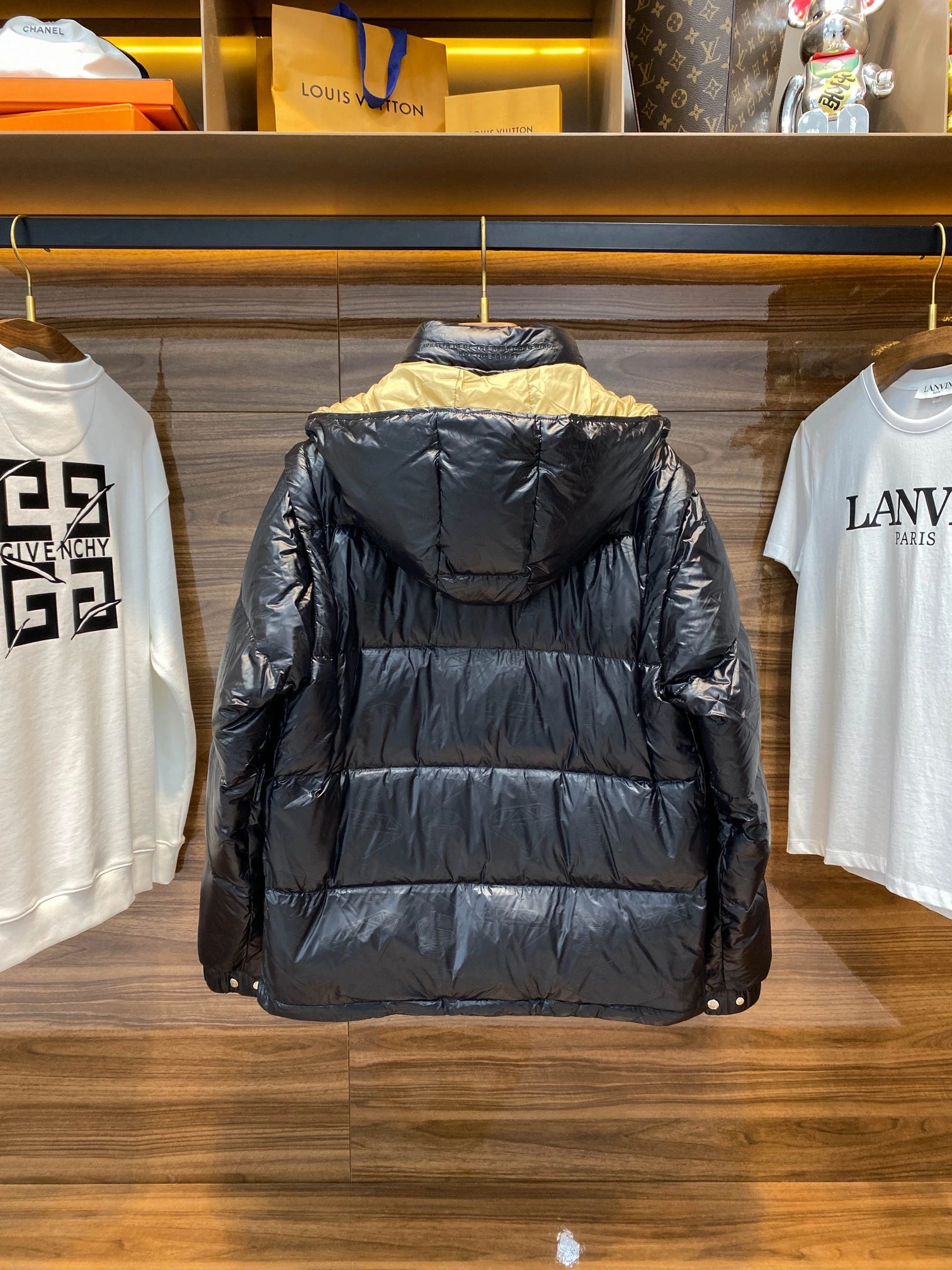 Moncler Down Jackets TravelReady 145360