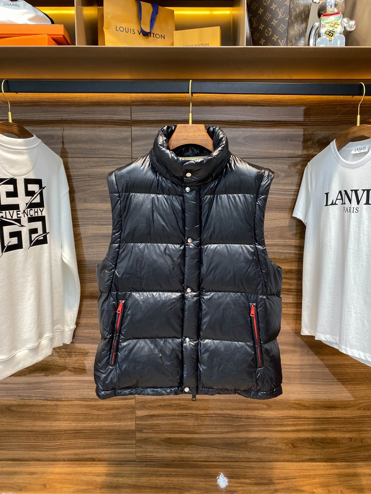 Moncler Down Jackets TravelReady 145360