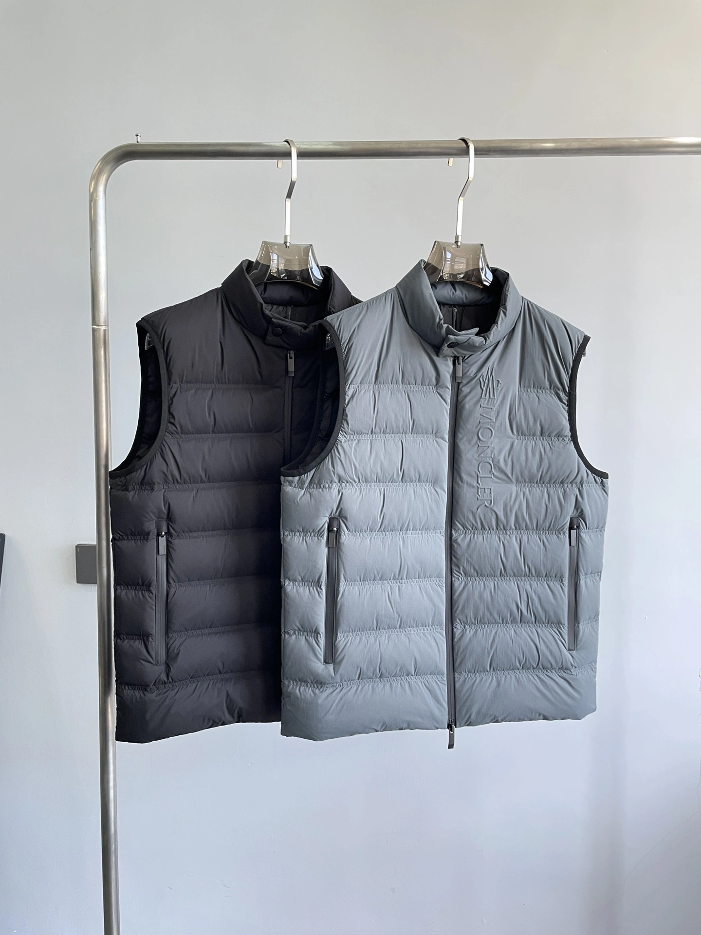 Flexible Moncler Down Jackets 145359