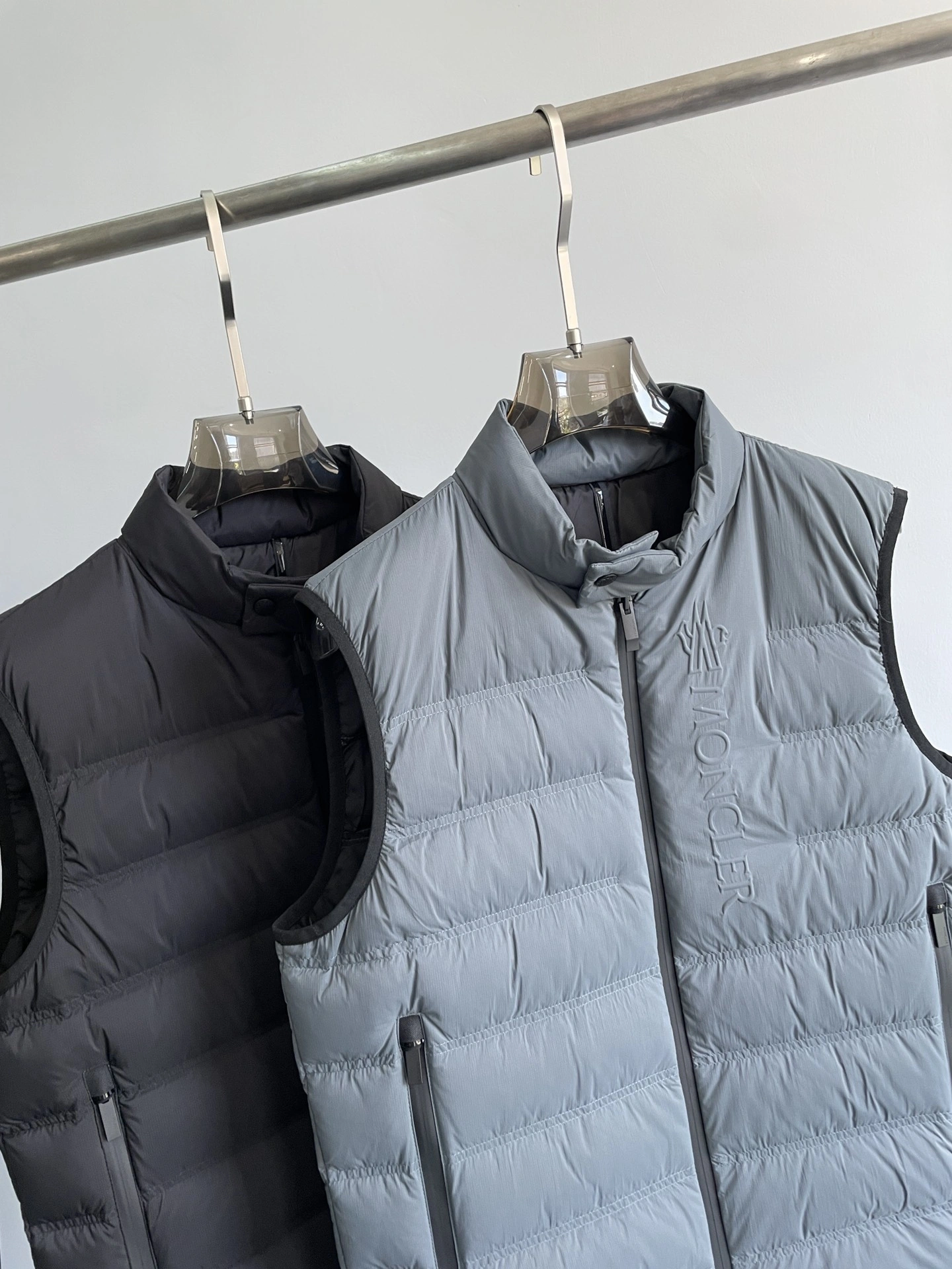 Flexible Moncler Down Jackets 145359