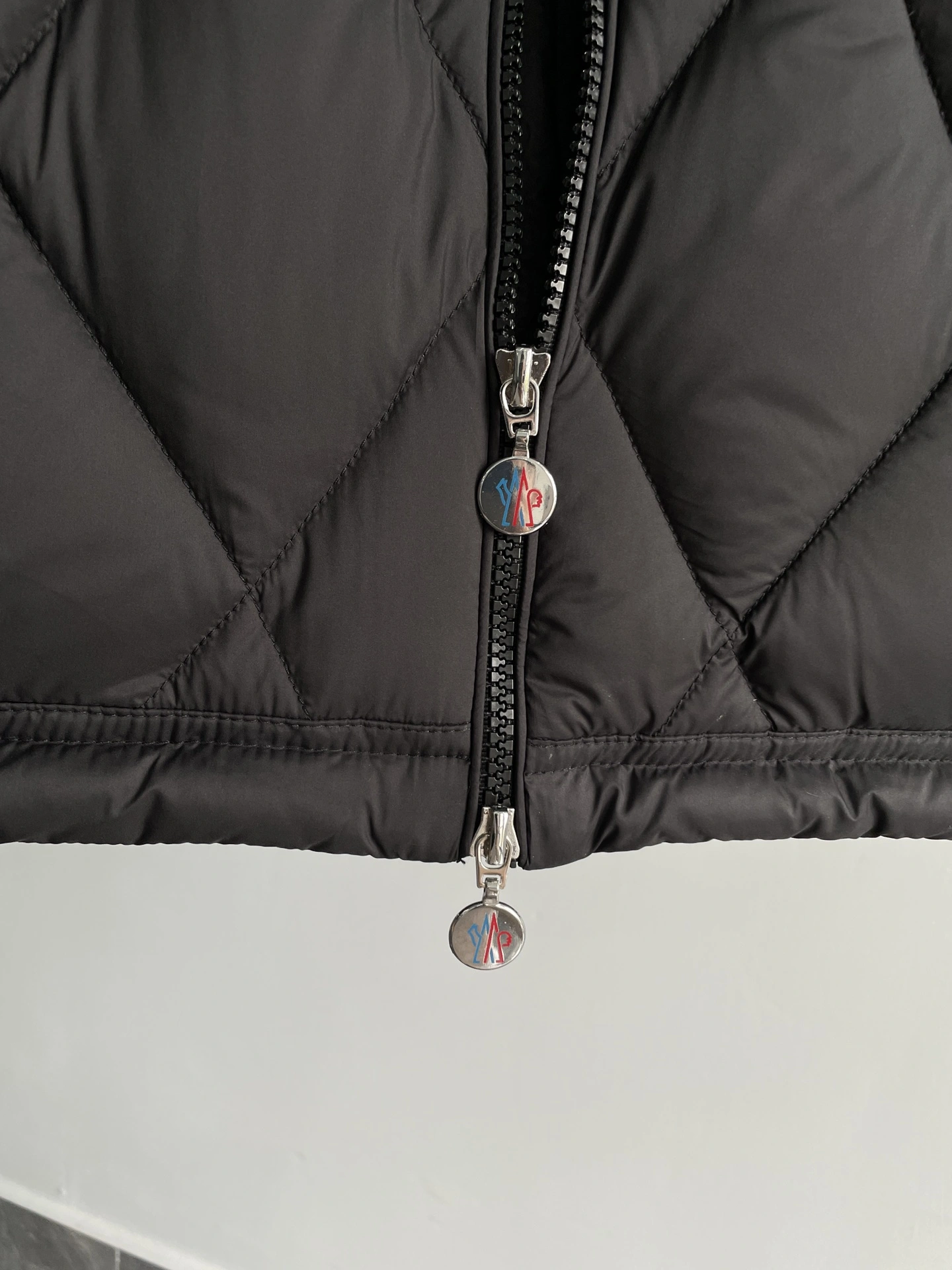 Stretchable Moncler Down Jackets 145363