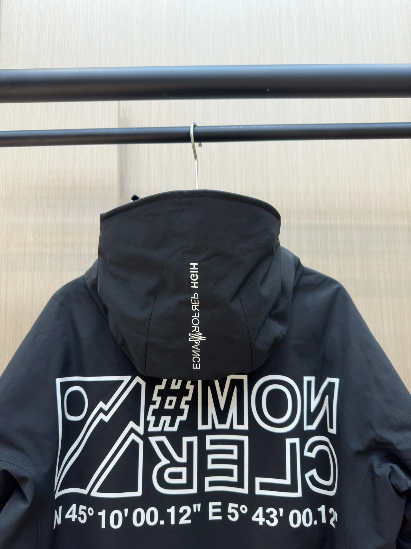 Moncler Down Jackets WellDesigned 145348
