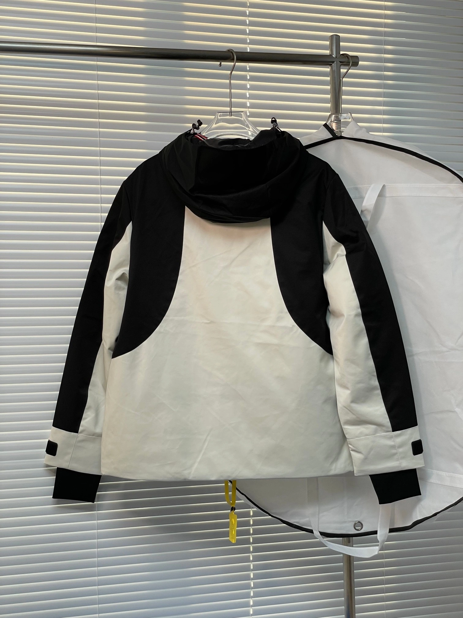 Affordable Moncler Down Jackets 145347