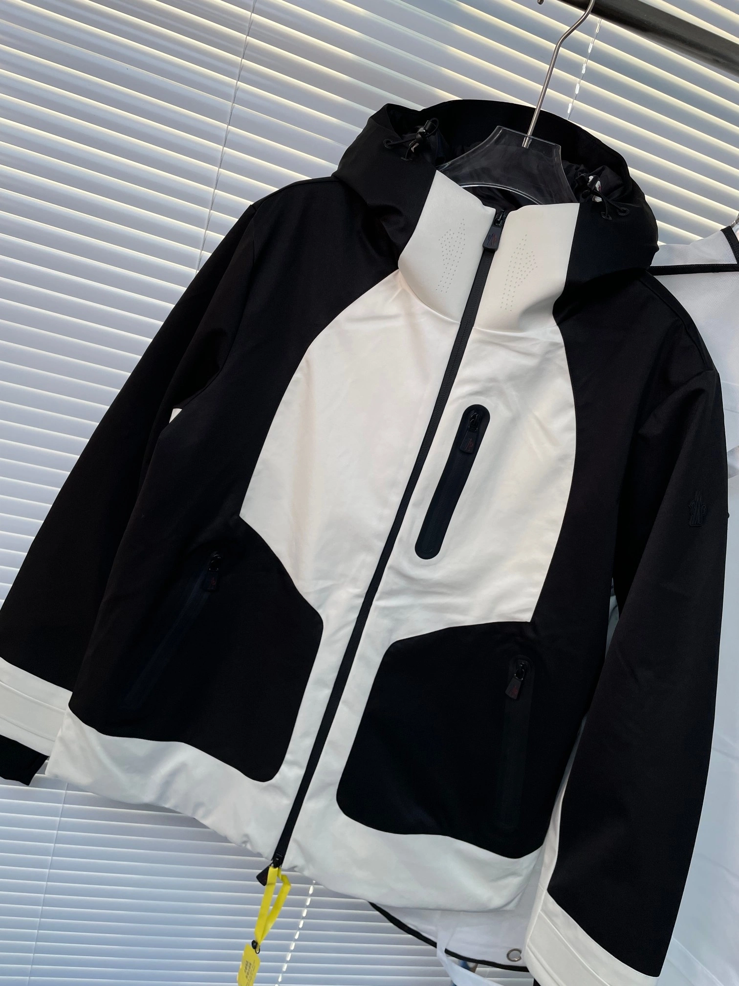 Affordable Moncler Down Jackets 145347