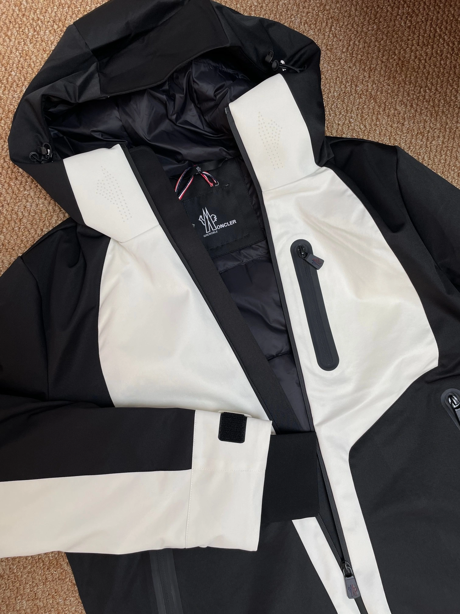 Affordable Moncler Down Jackets 145347