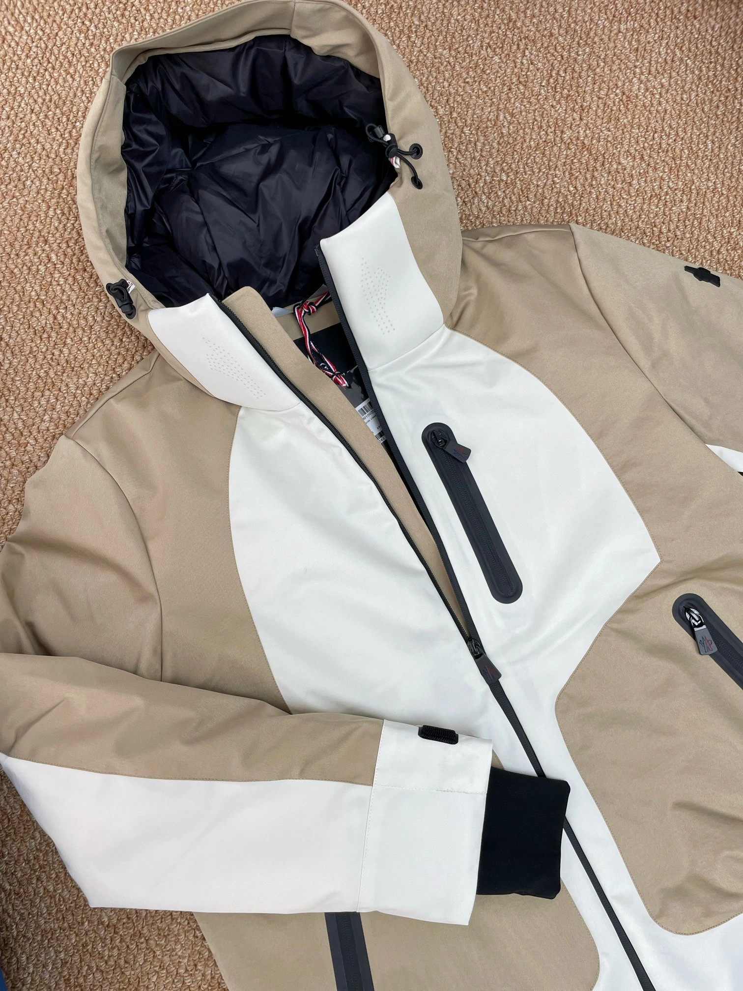 Moncler Down Jackets MultiPurpose 145378