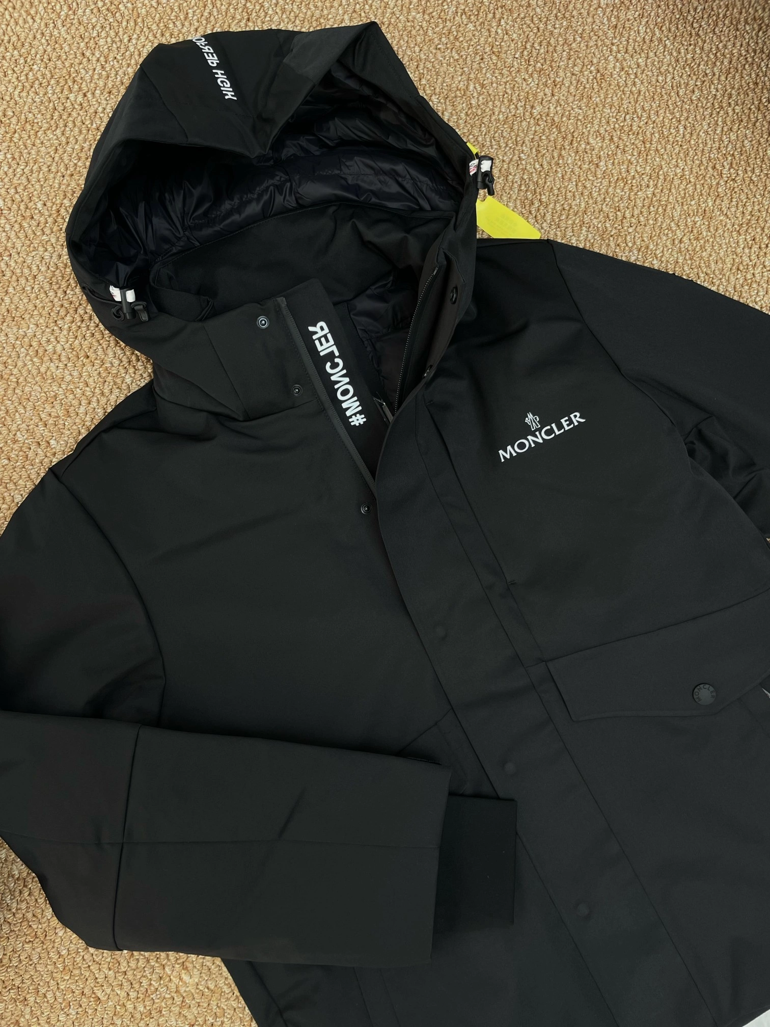 Moncler Down Jackets Flexible 145344