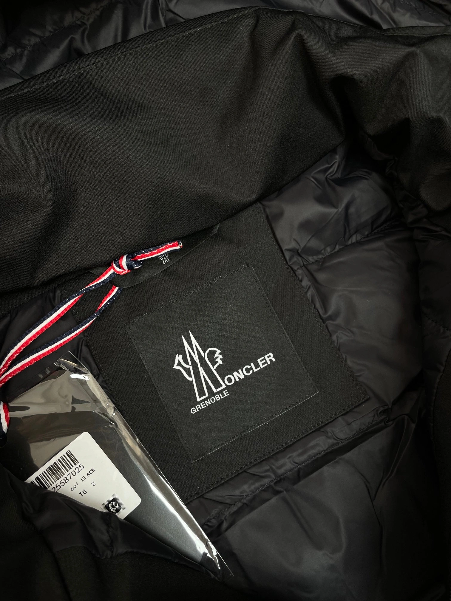 Moncler Down Jackets Flexible 145344