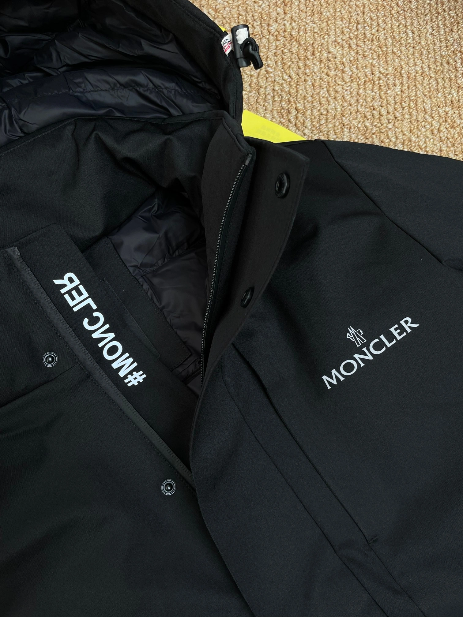 Moncler Down Jackets Flexible 145344