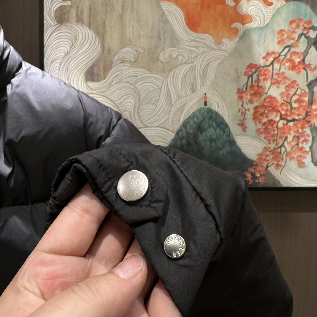 Moncler Down Jackets Refined 145342