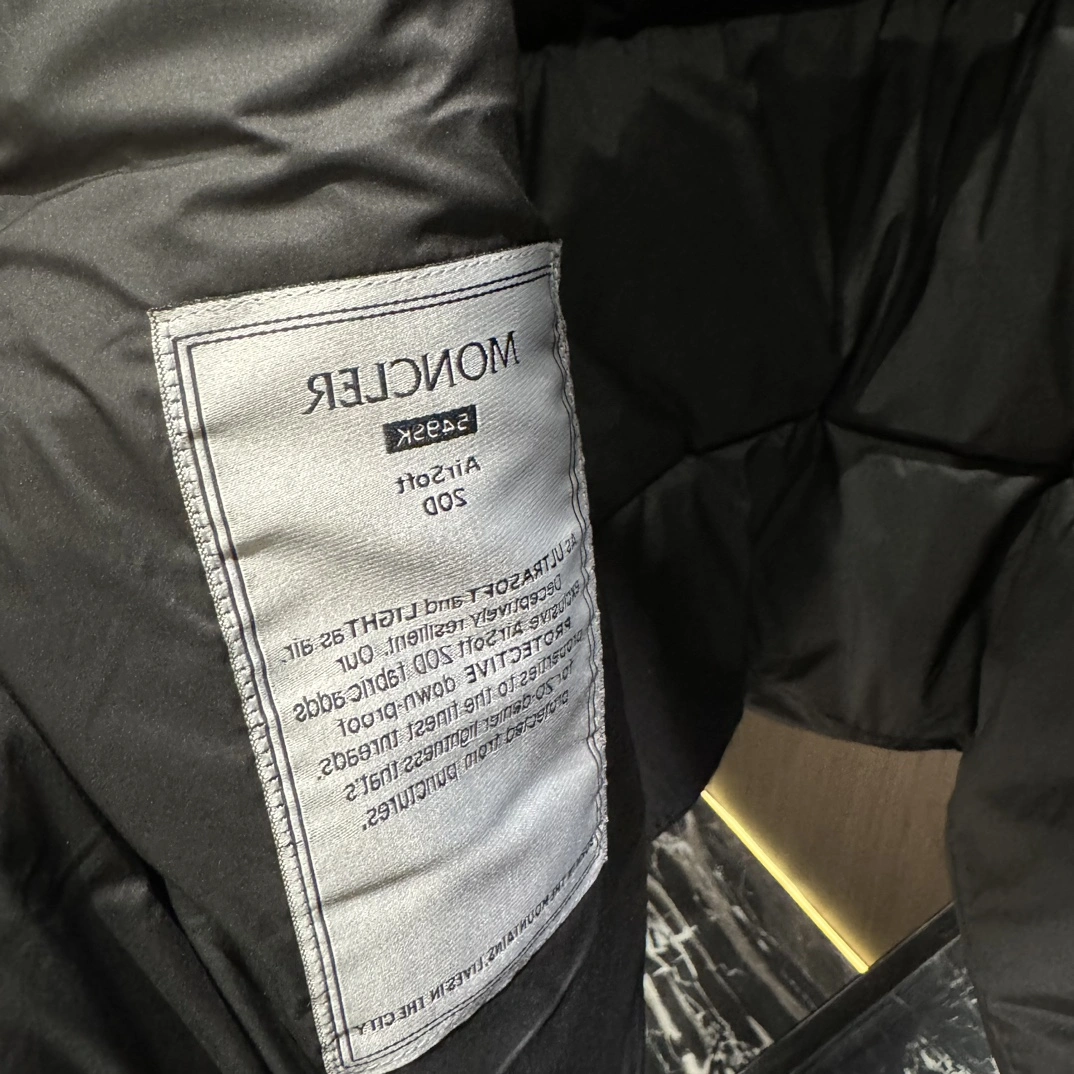 Moncler Down Jackets Refined 145342