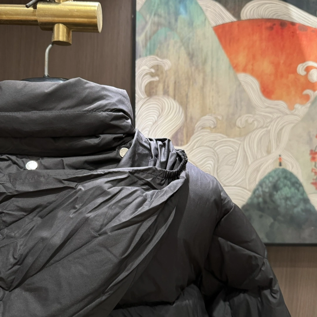 Moncler Down Jackets Refined 145342