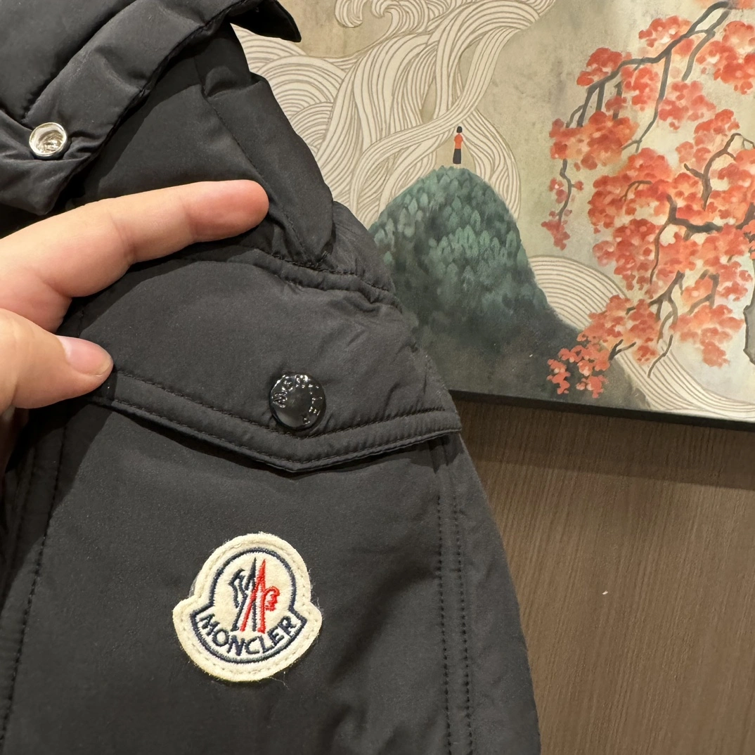 SmoothTexture Moncler Down Jackets 145333