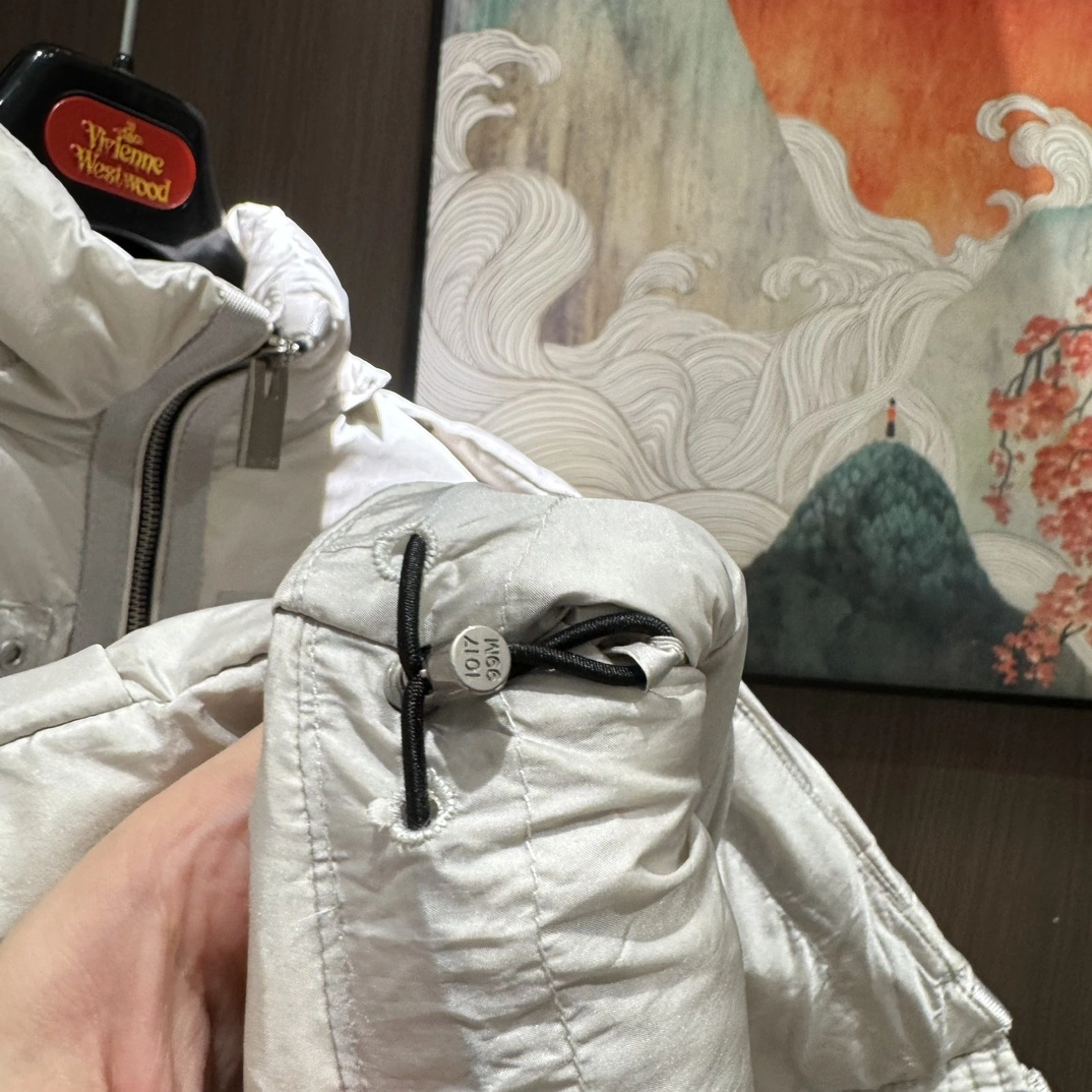 Moncler Down Jackets Fashionable 145337