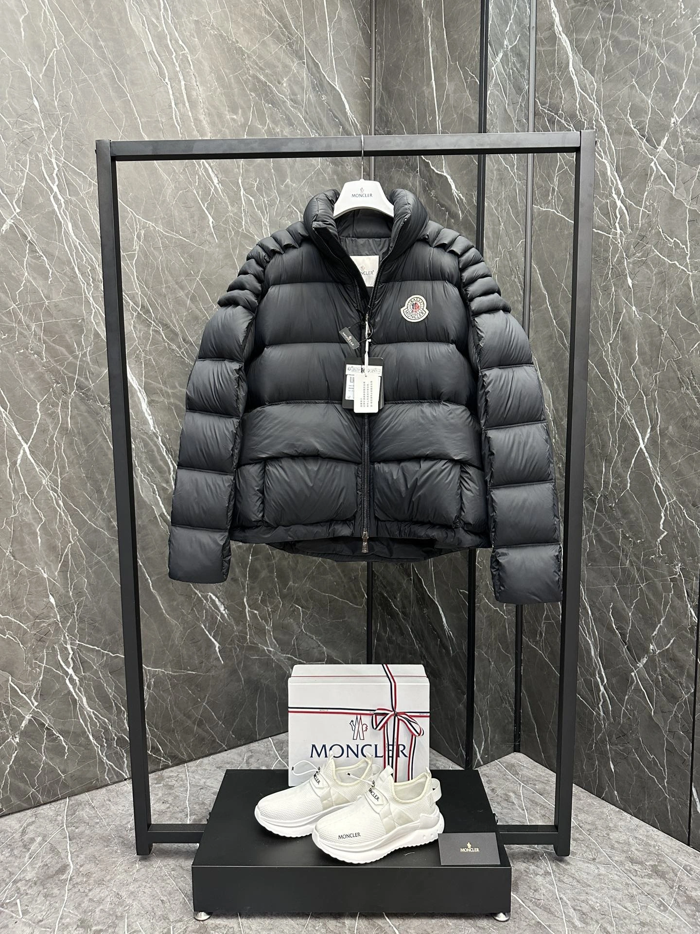 Moncler Down Jackets Comfortable 145331