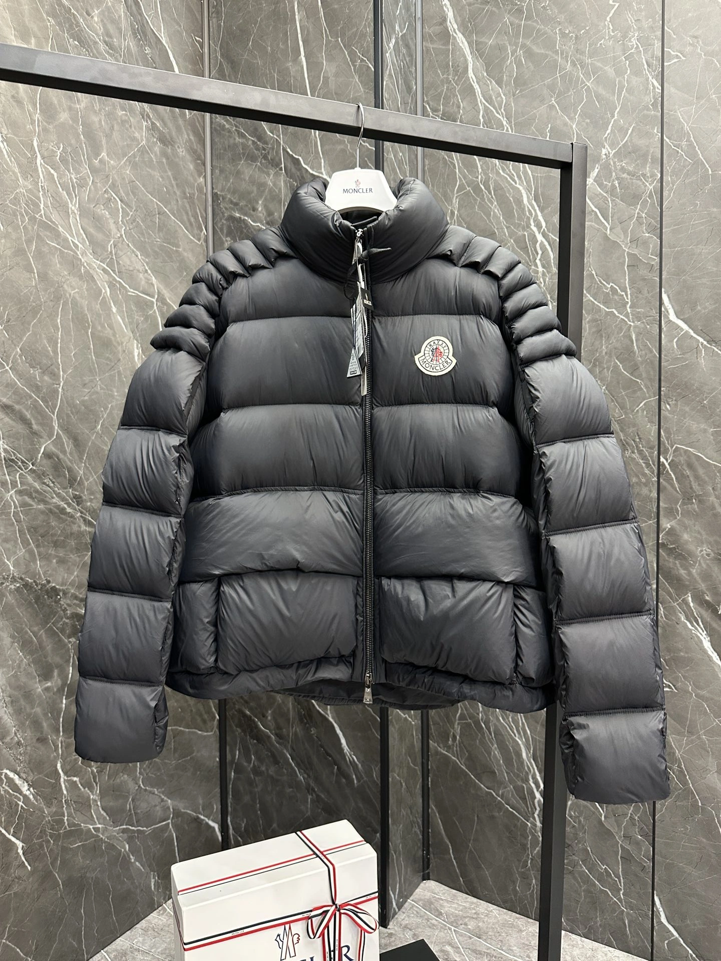 Moncler Down Jackets Comfortable 145331