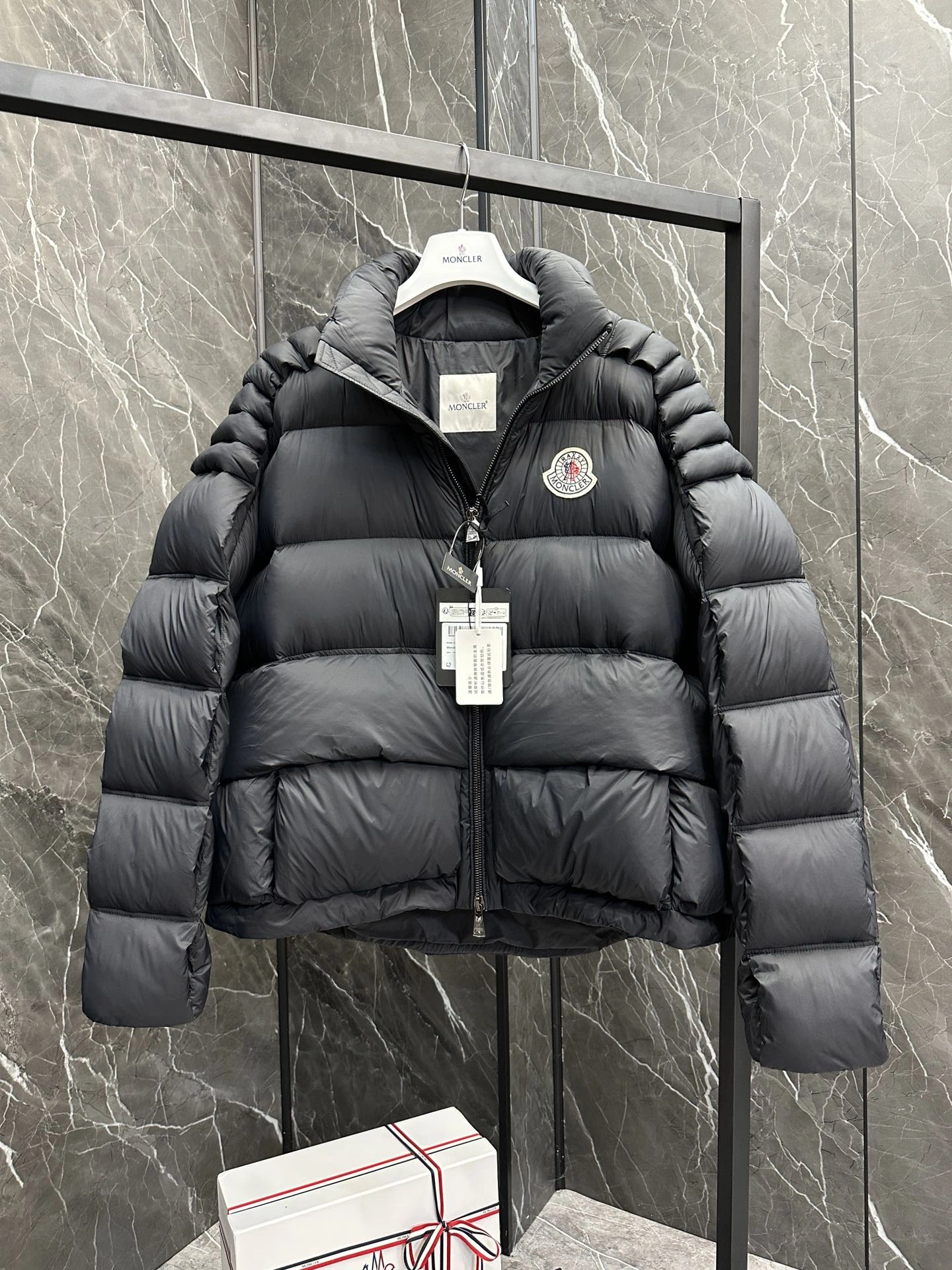 Moncler Down Jackets Comfortable 145331