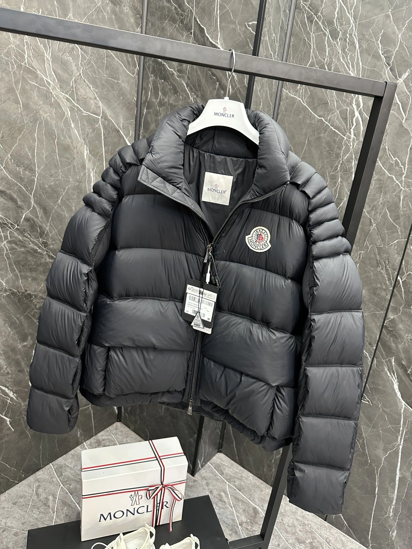 Moncler Down Jackets Comfortable 145331