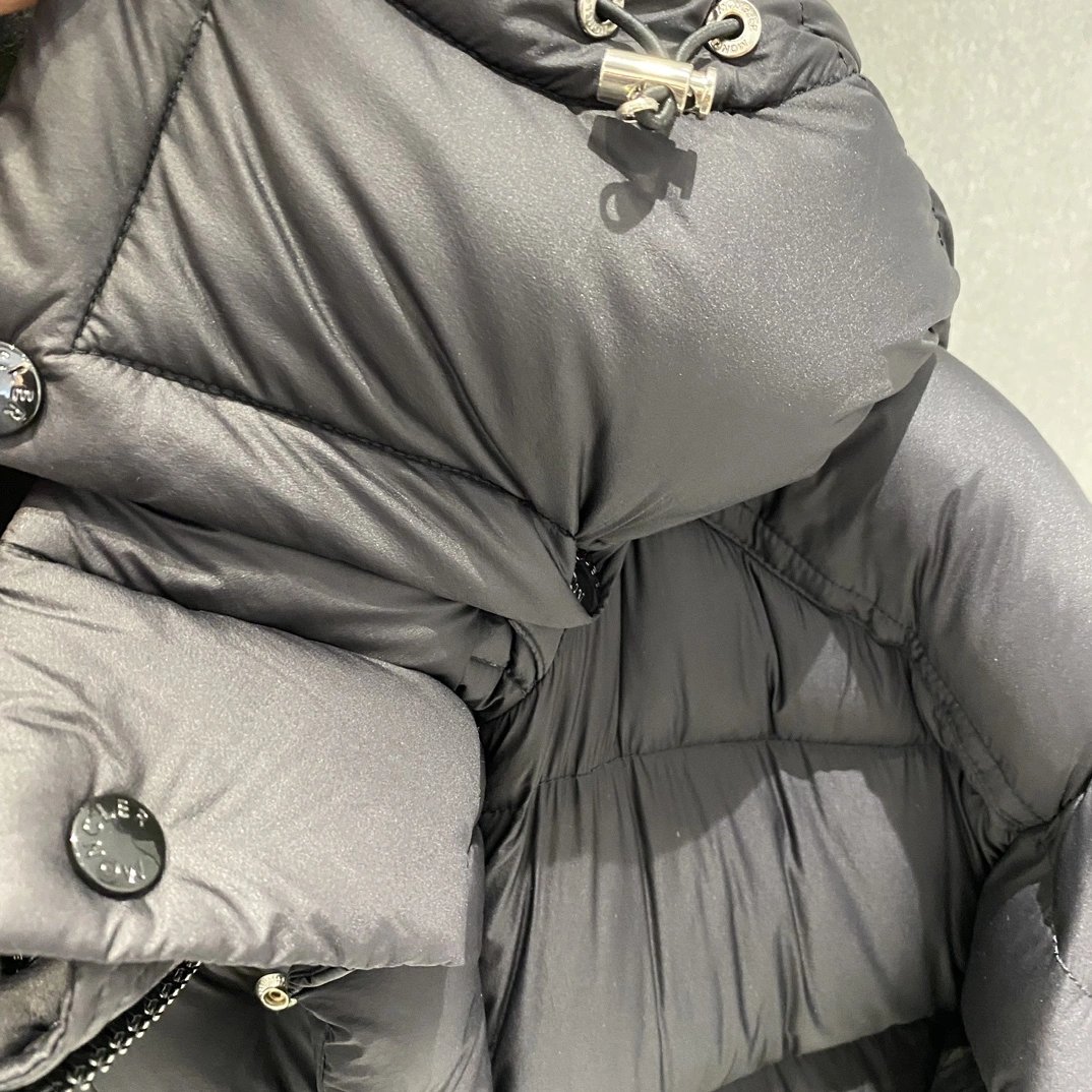 Moncler Down Jackets UrbanStyle 145320