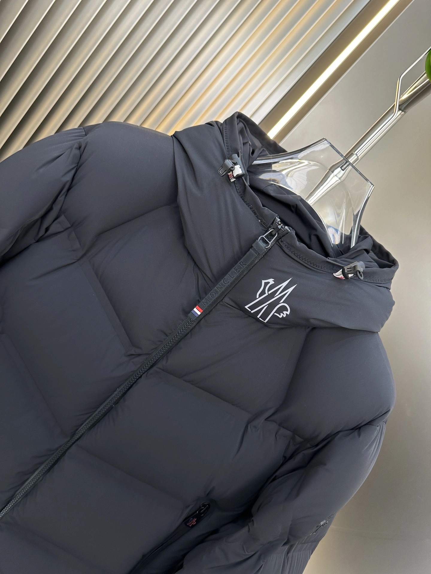 Moncler Down Jackets TravelReady 145317
