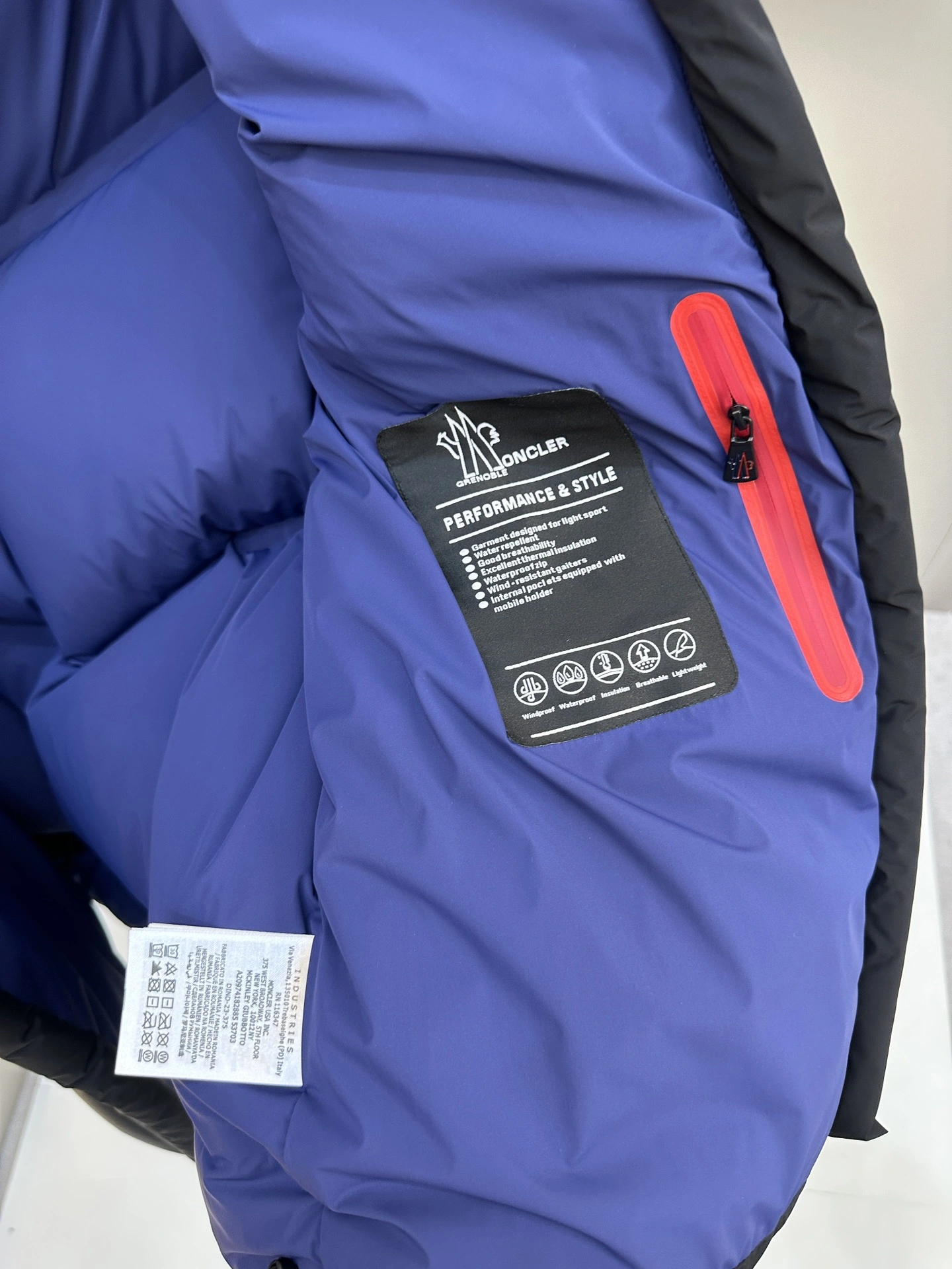 Moncler Down Jackets TravelReady 145317