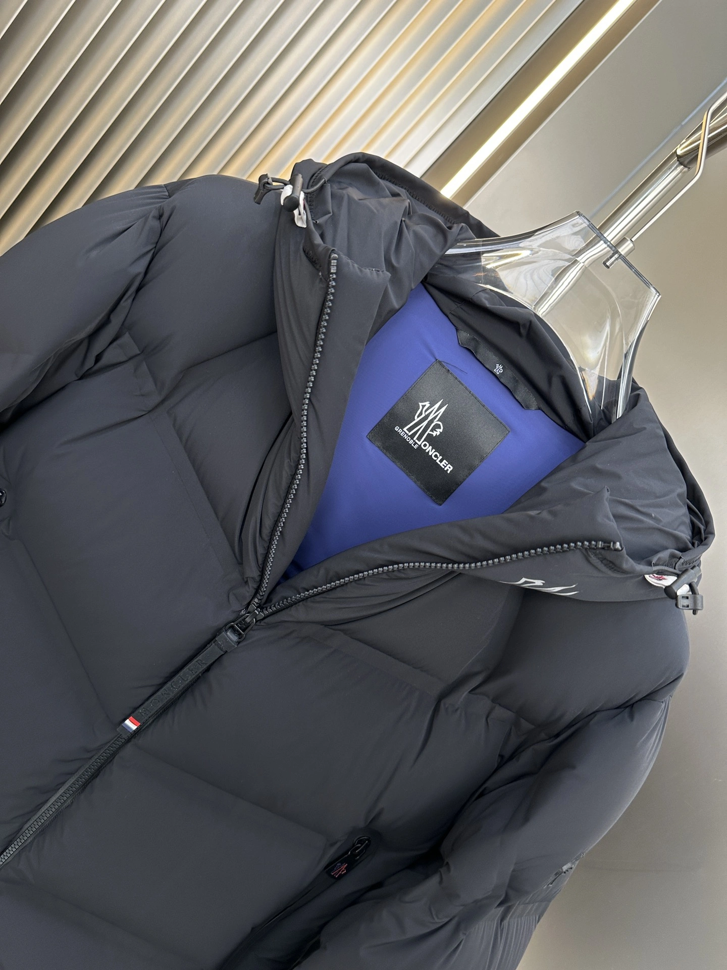 Moncler Down Jackets TravelReady 145317