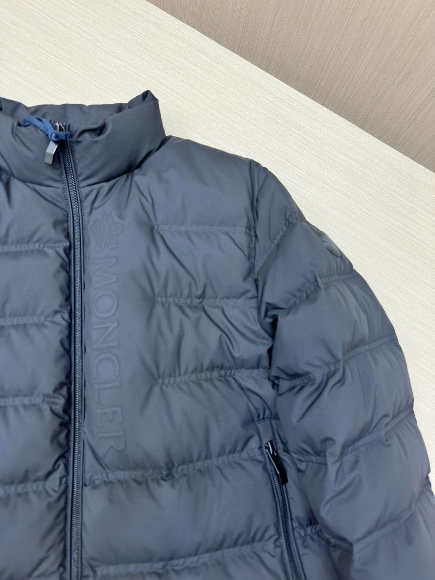 Moncler Down Jackets Sporty 145310