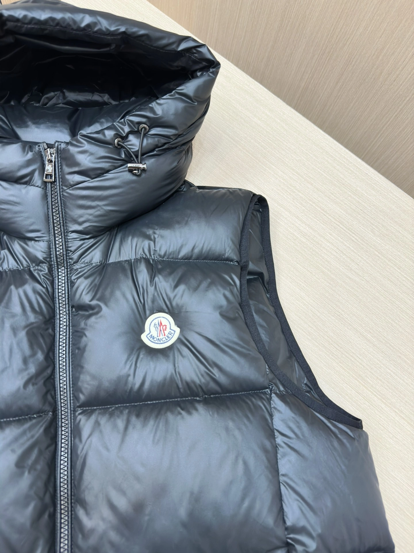 Vibrant Moncler Down Jackets 145311