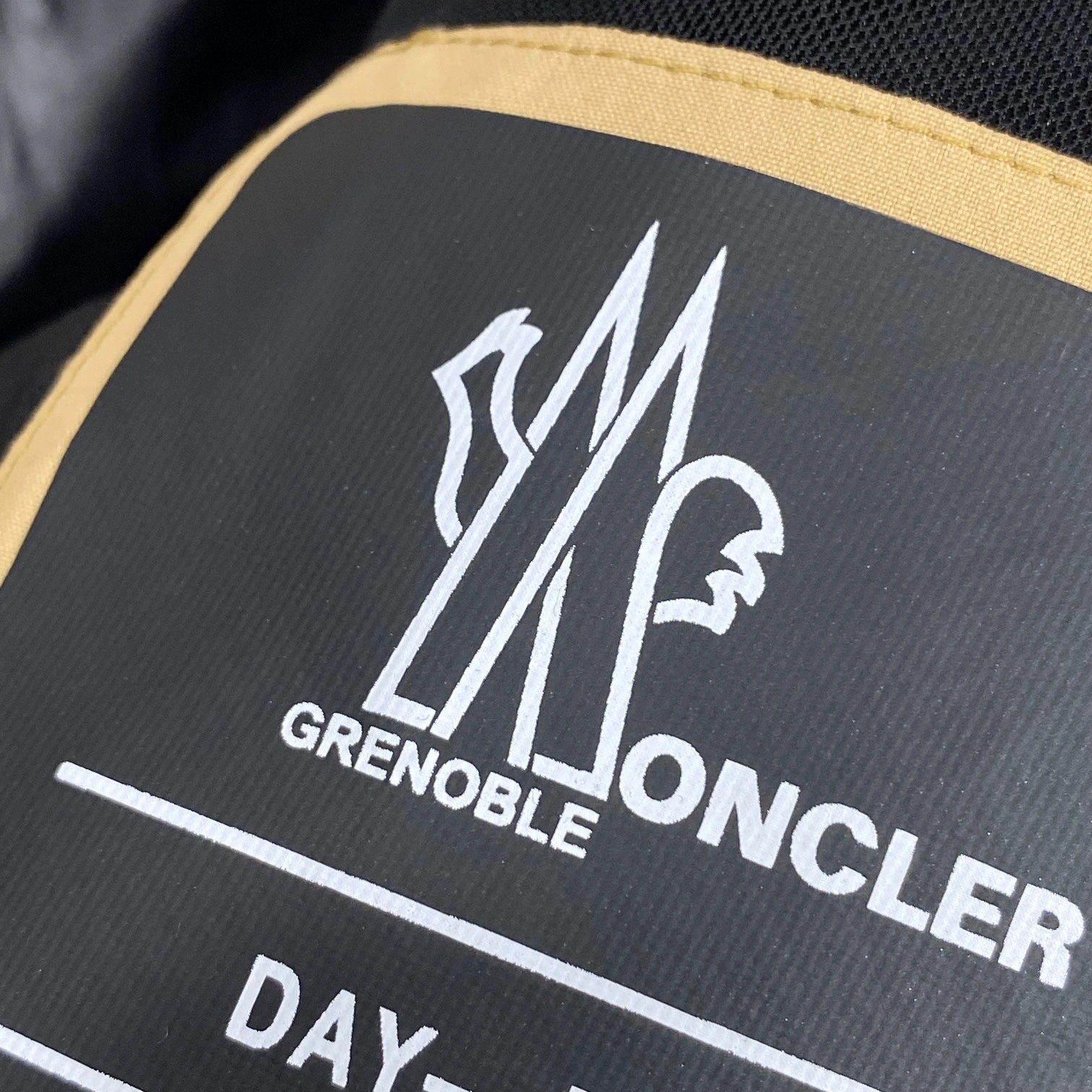 Stretchable Moncler Down Jackets 145284