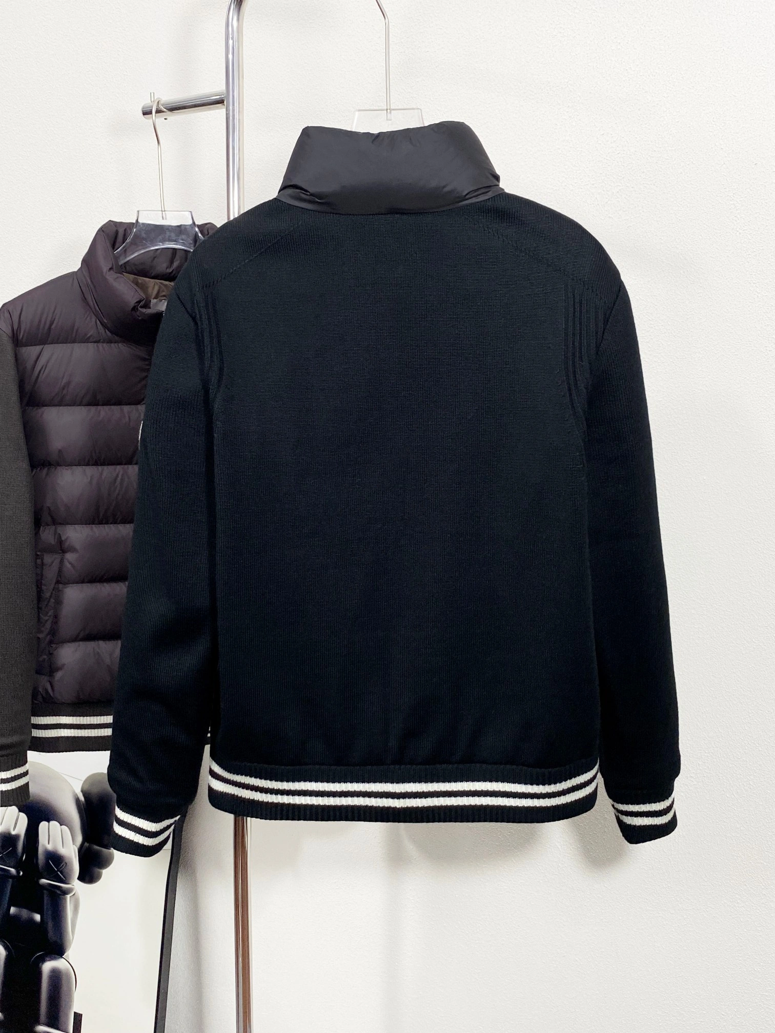 Refined Moncler Down Jackets 145297