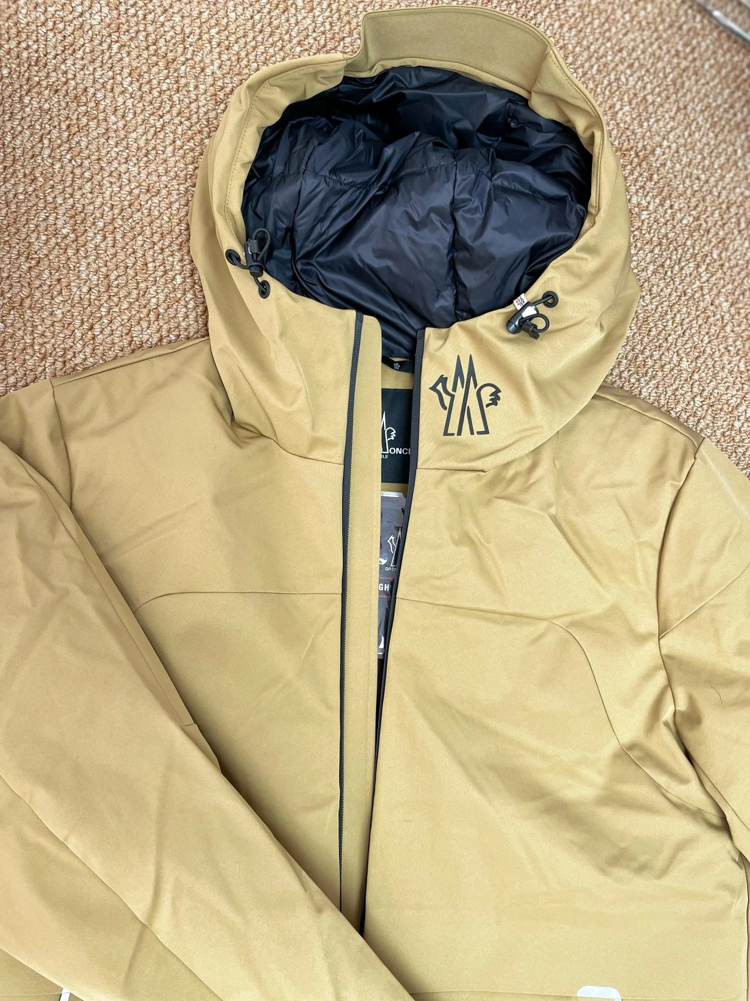 Elegant Moncler Down Jackets 145289