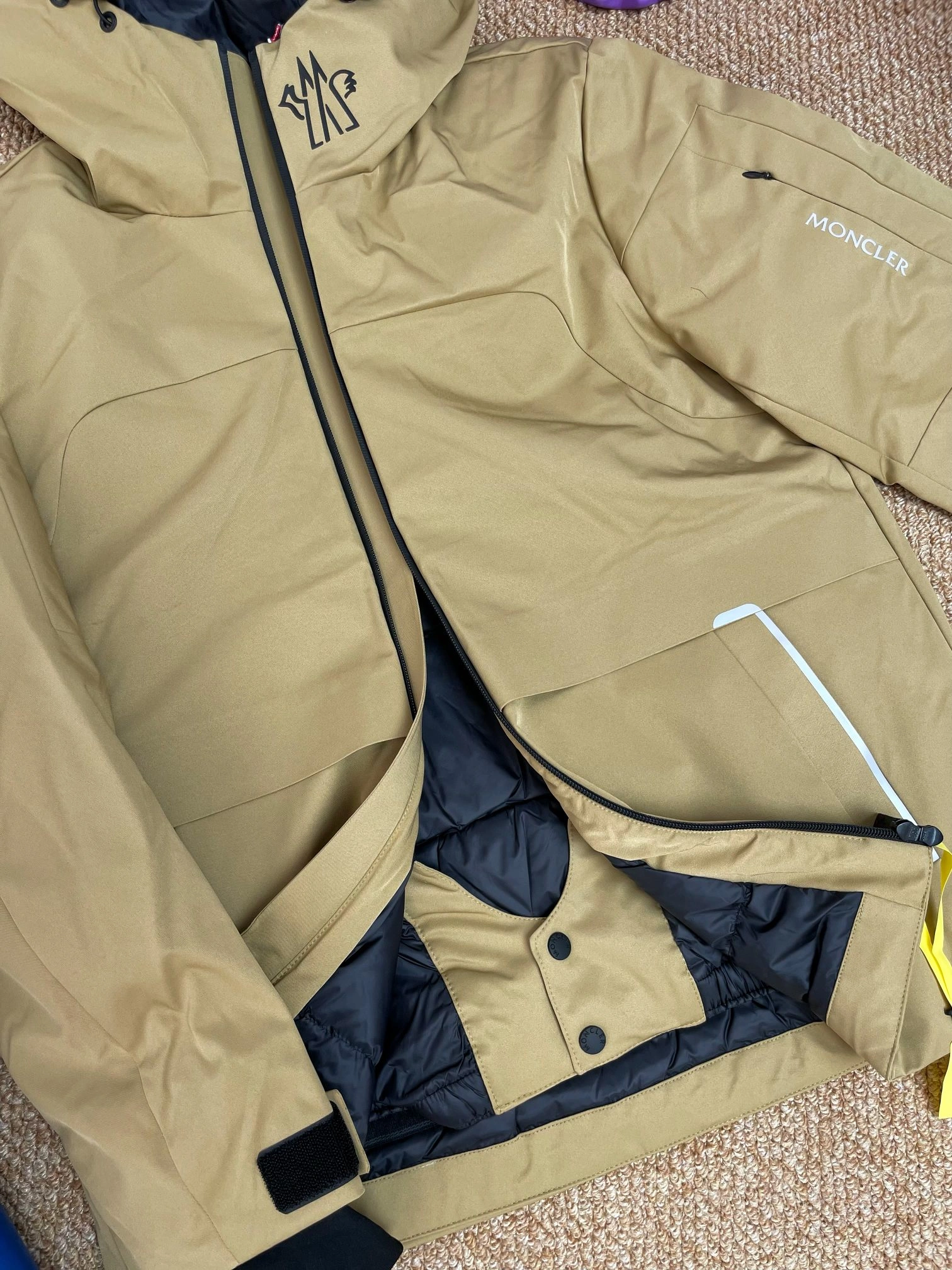 Elegant Moncler Down Jackets 145289