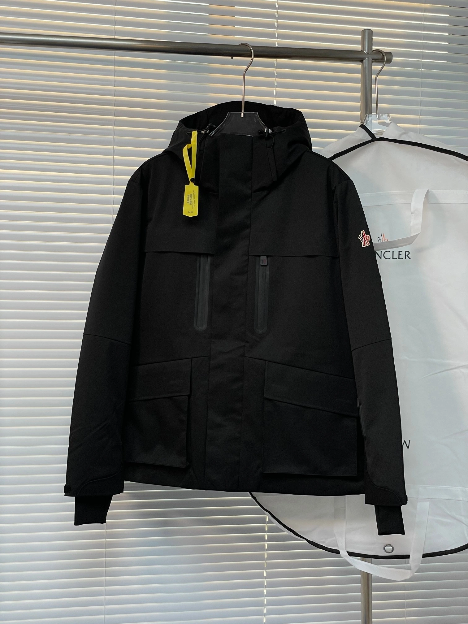 Moncler Down Jackets Bold 145280