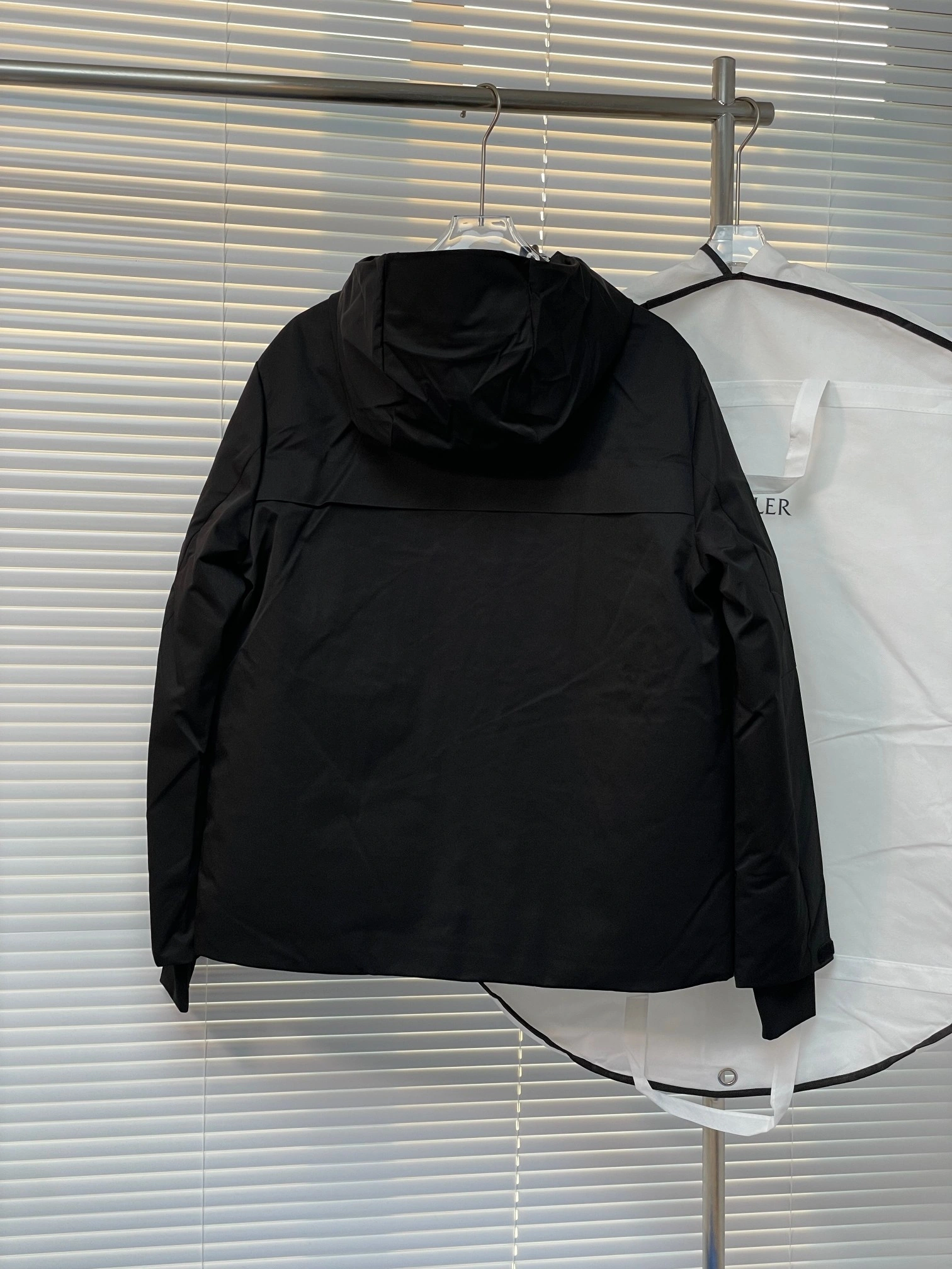 Moncler Down Jackets Bold 145280