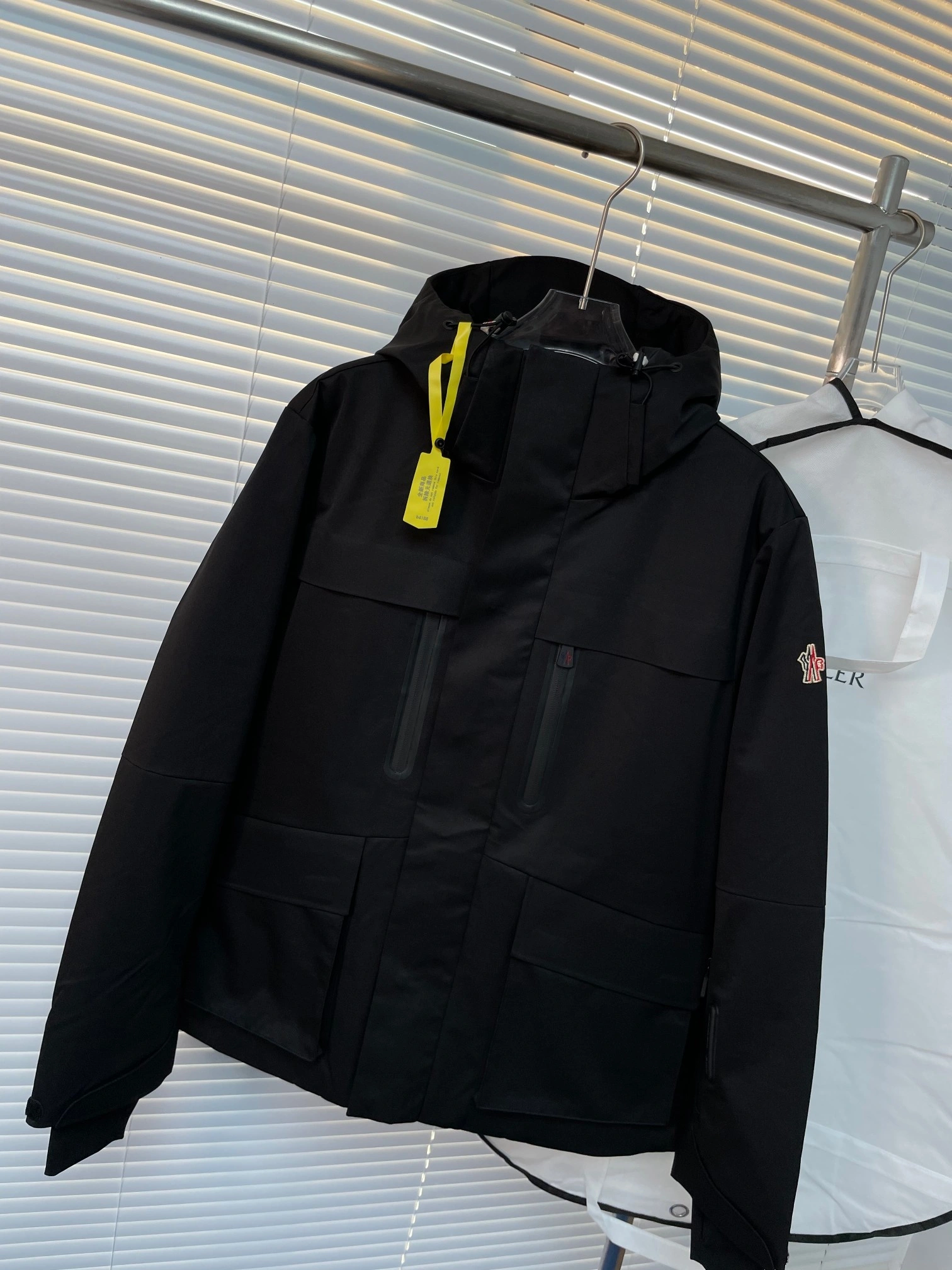 Moncler Down Jackets Bold 145280