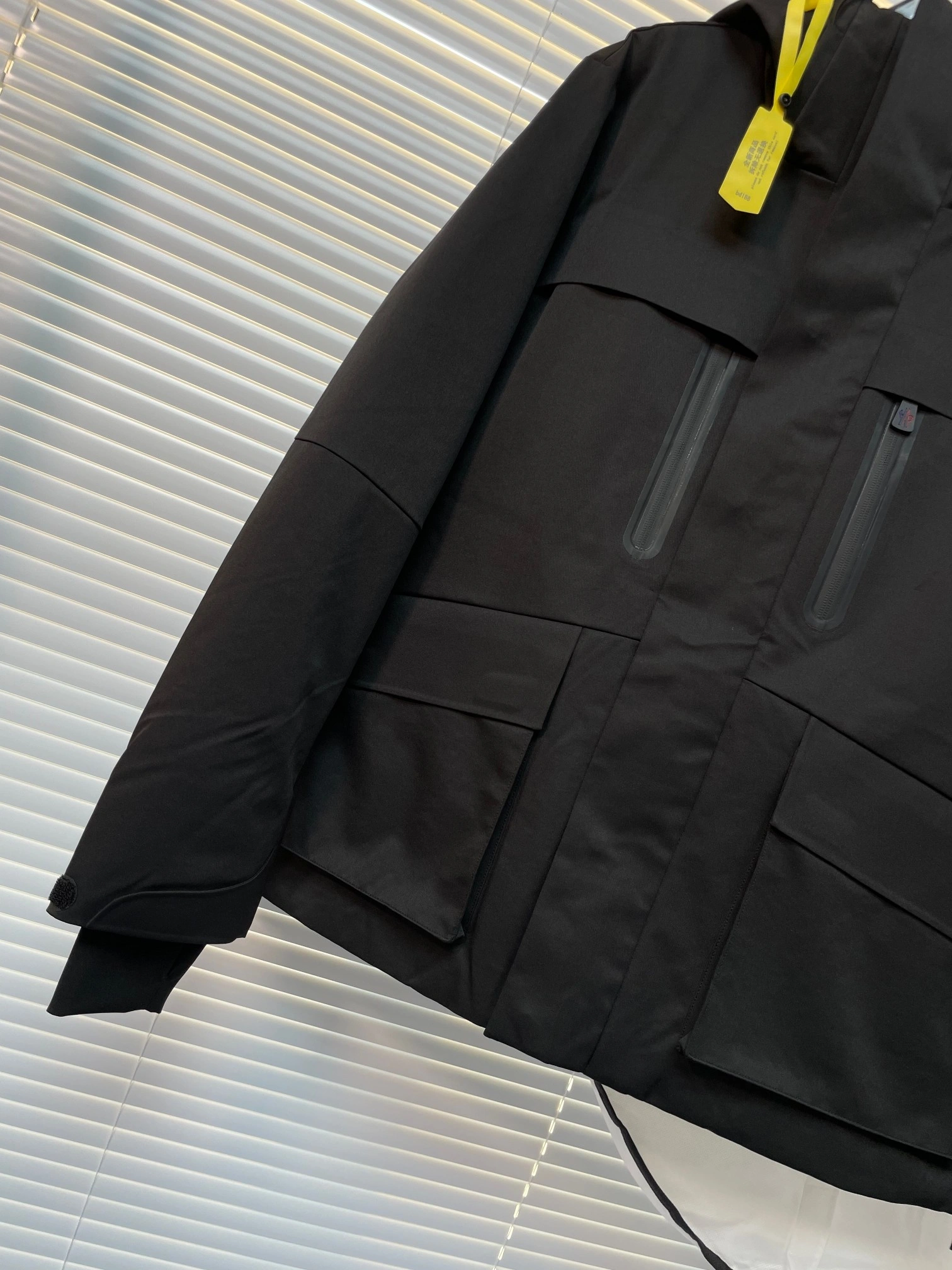 Moncler Down Jackets Bold 145280