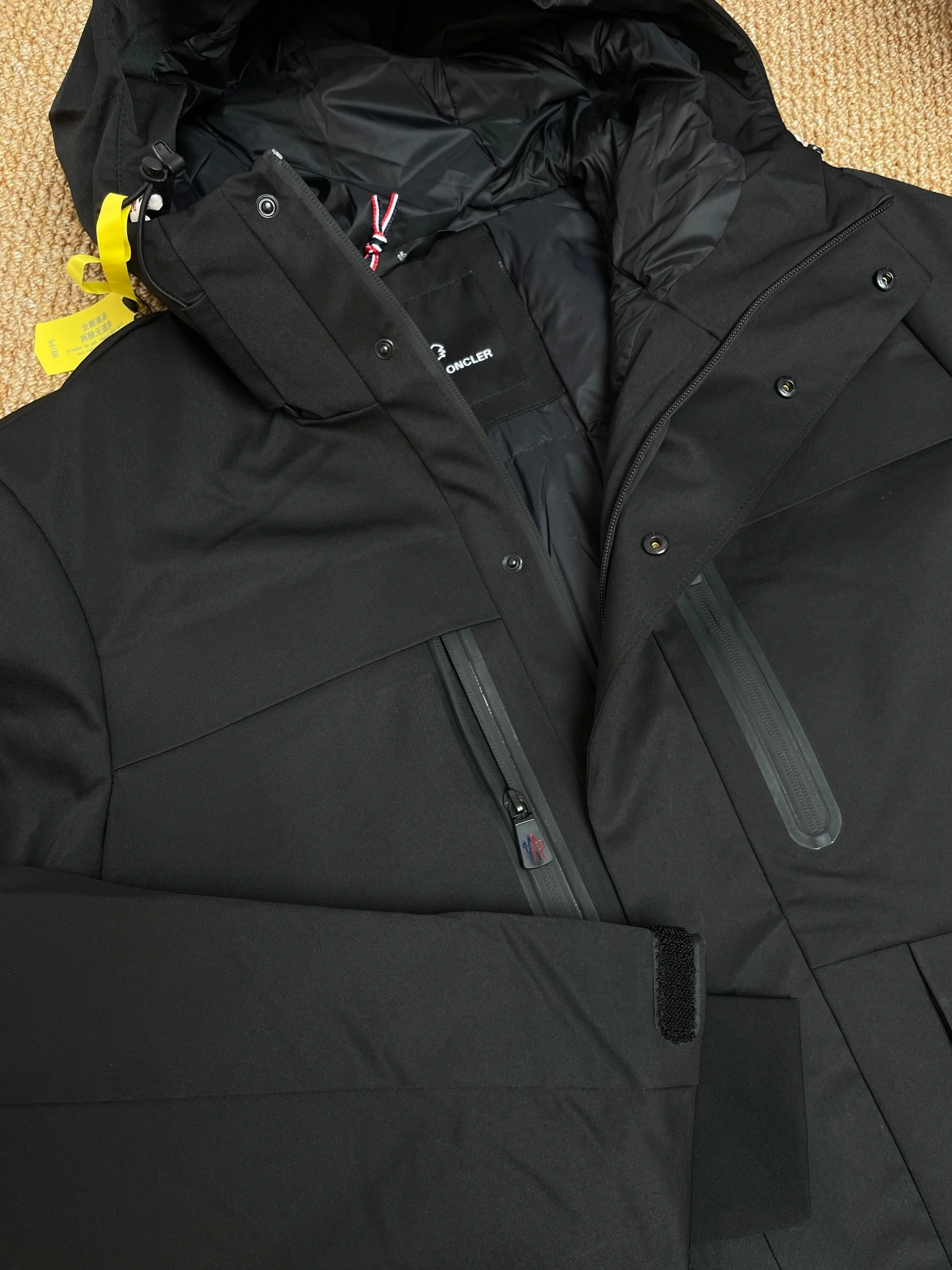 Moncler Down Jackets Bold 145280