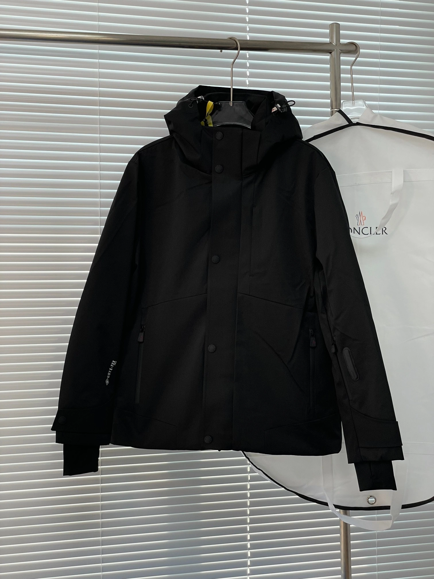 Moncler Down Jackets Affordable 145278