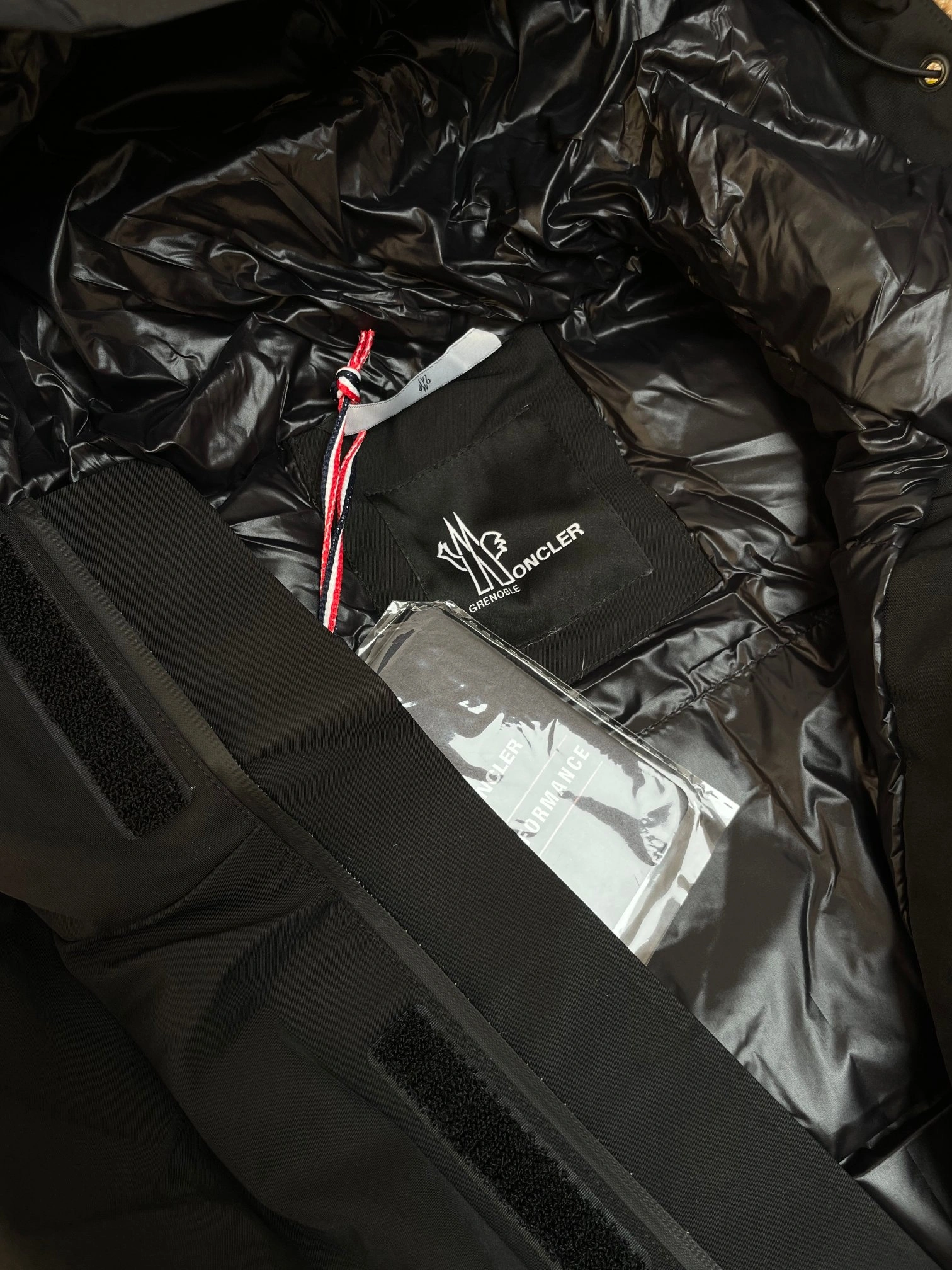 Flexible Moncler Down Jackets 145275