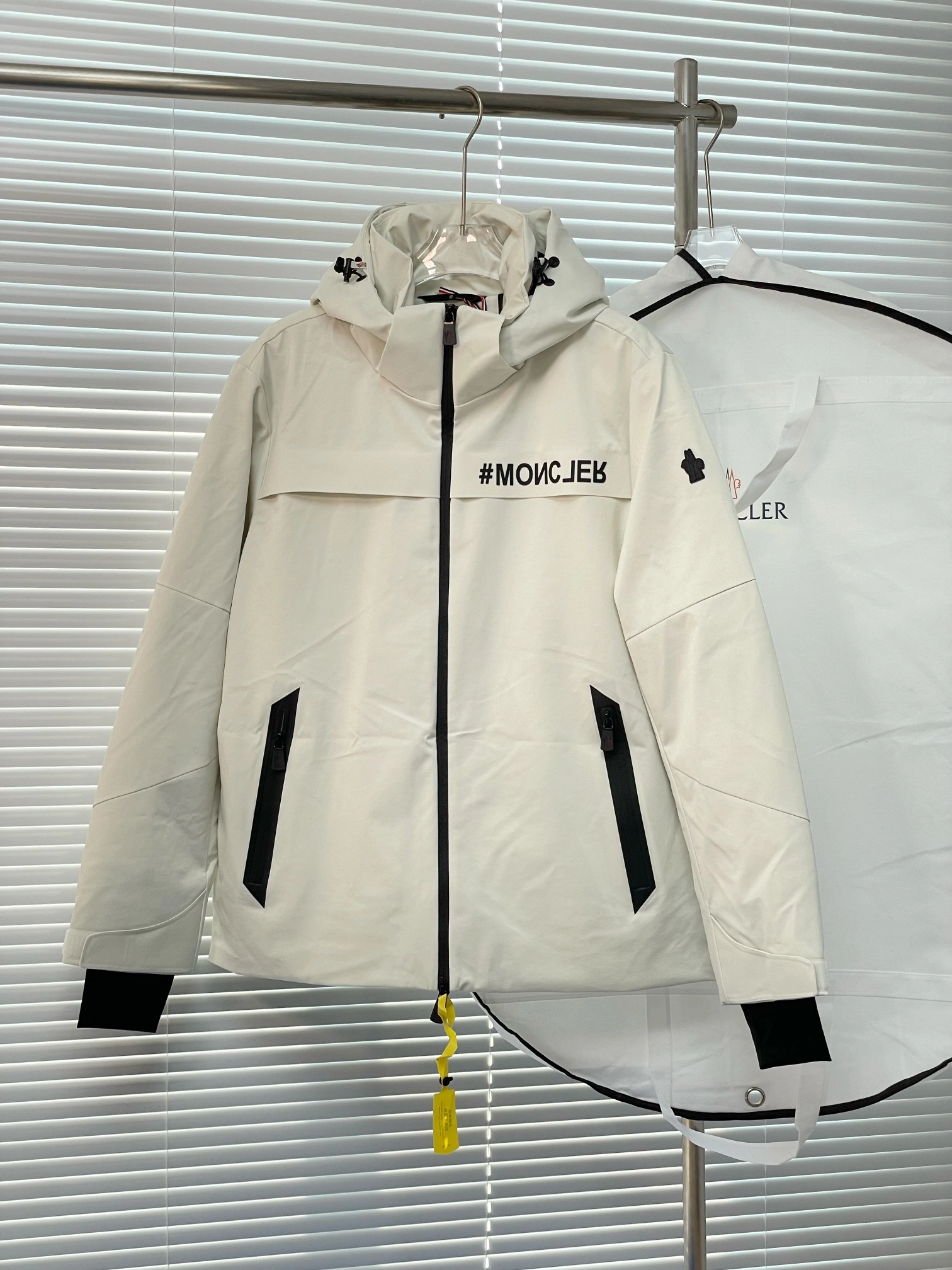 Moncler Down Jackets Flexible 145288