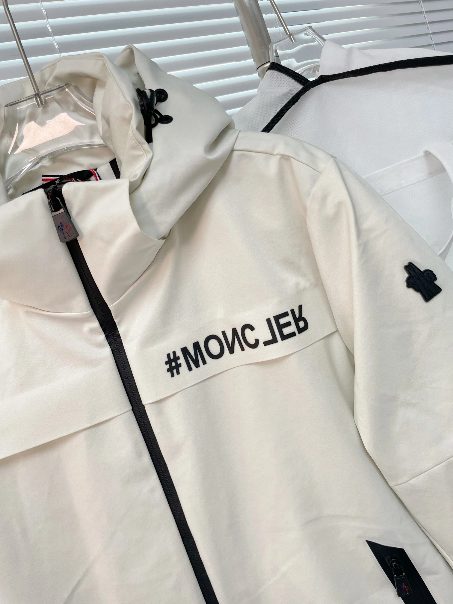 Moncler Down Jackets Flexible 145288
