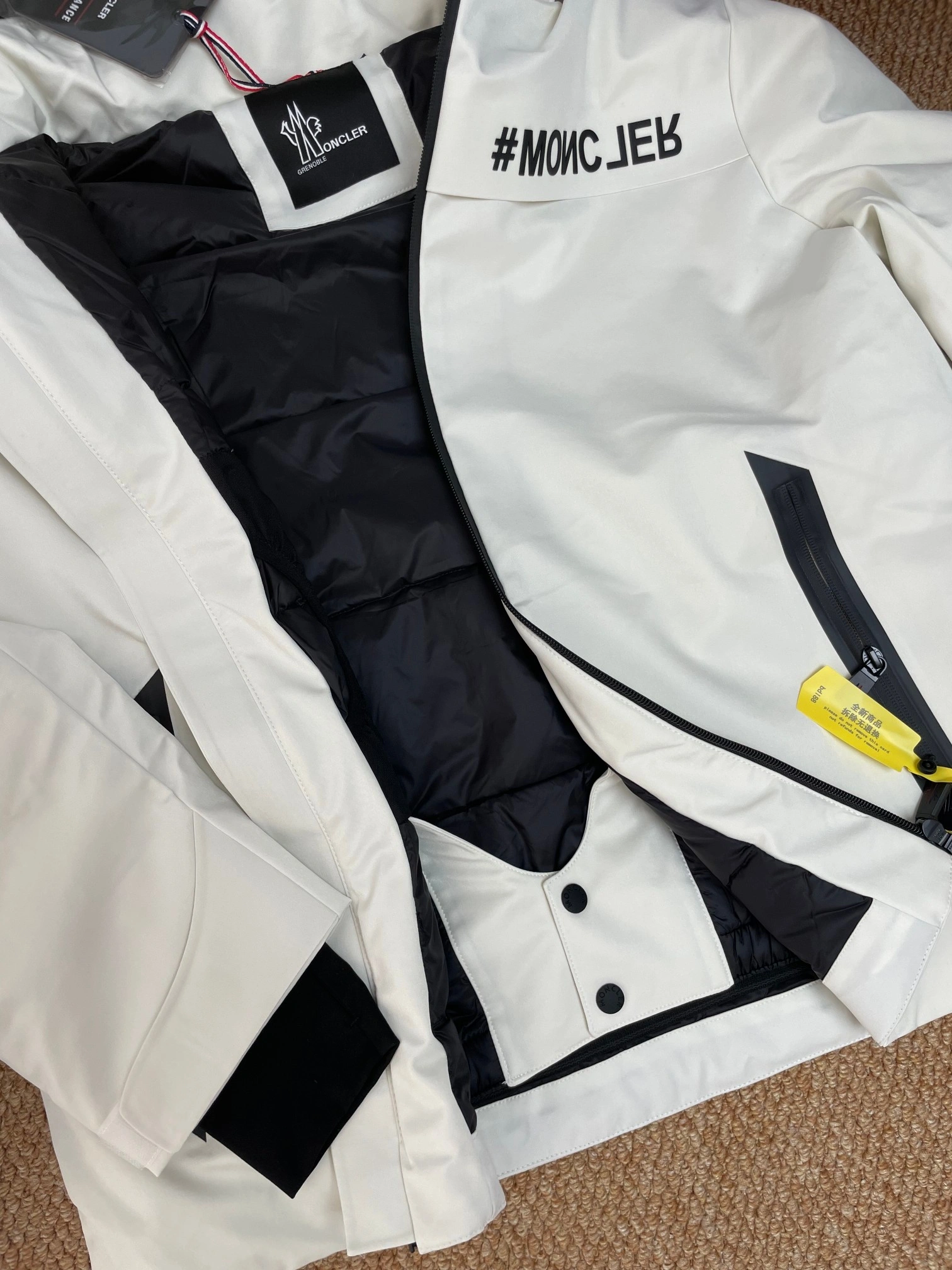 Moncler Down Jackets Flexible 145288