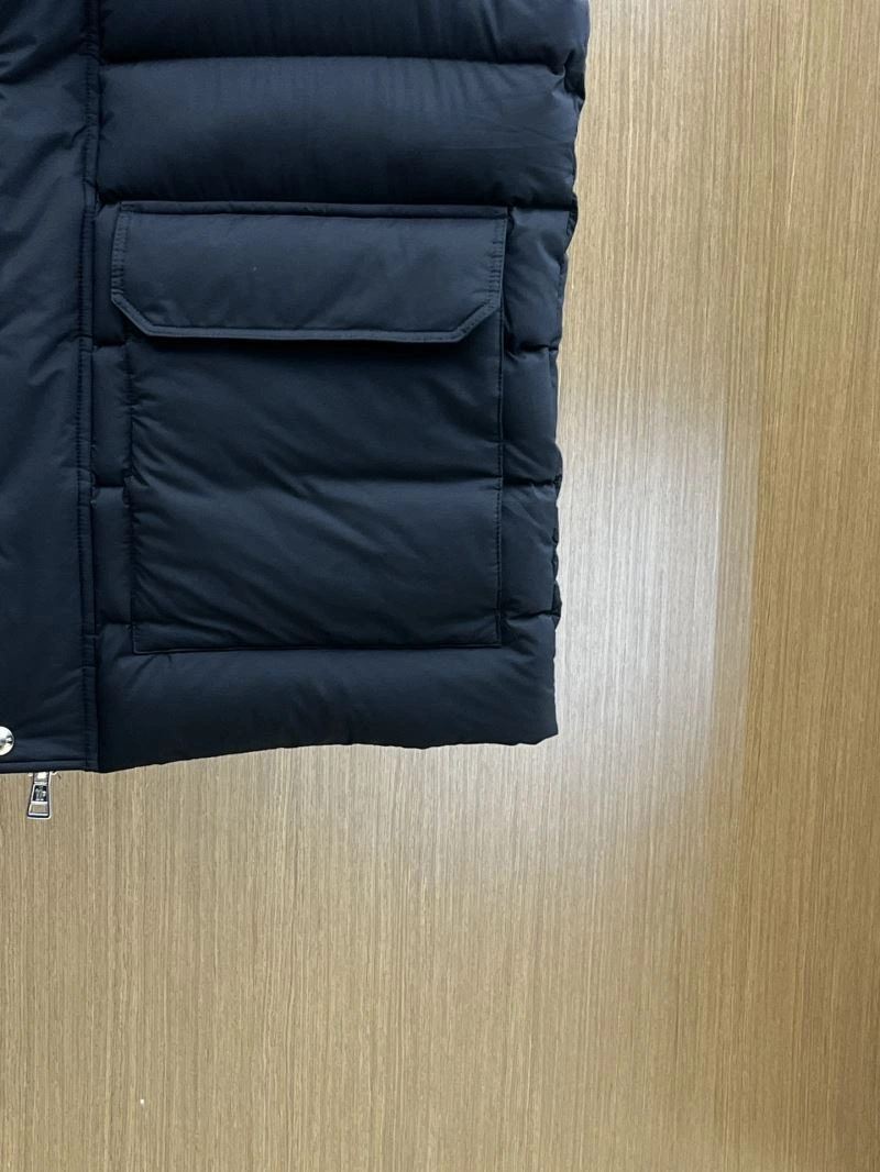 Moncler Down Jackets Cozy 144432