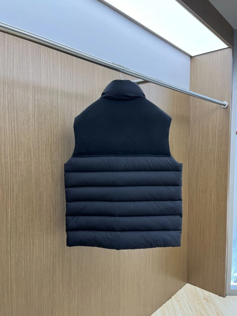 Moncler Down Jackets Cozy 144432