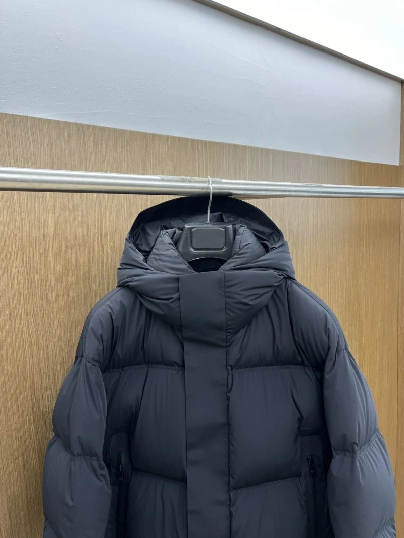 Snug Moncler Down Jackets 144441