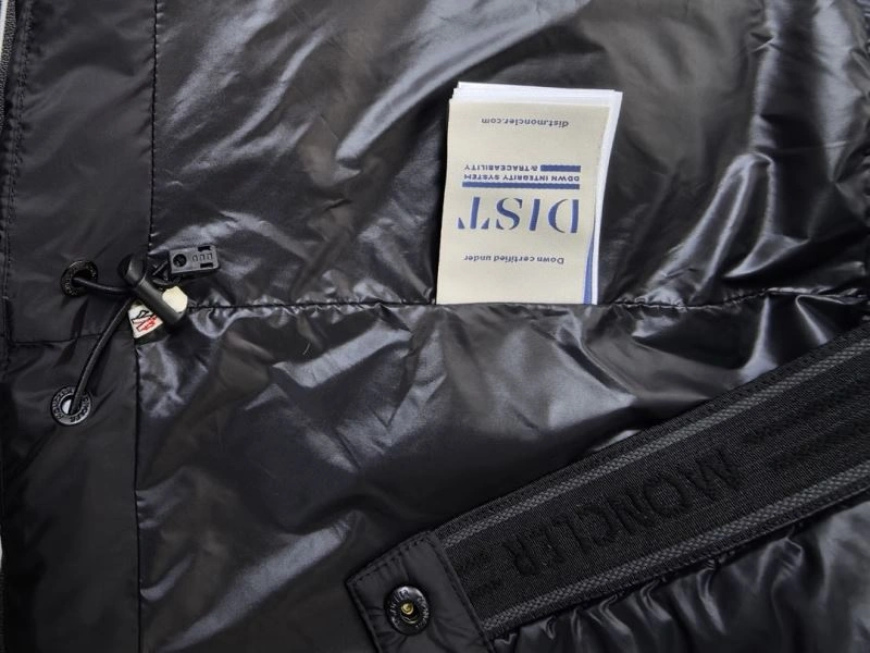 Moncler Down Jackets Durable 144423