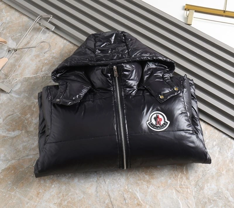 Moncler Down Jackets Trendsetting 144400