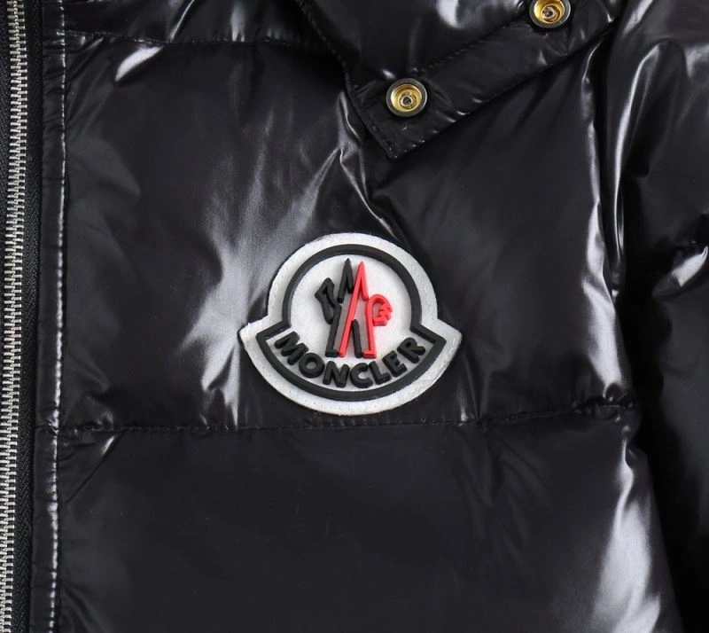 Moncler Down Jackets Trendsetting 144400