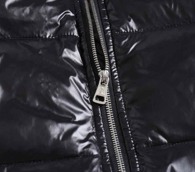 Moncler Down Jackets Trendsetting 144400
